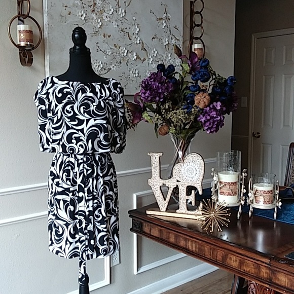 NWOT Black And White Belted Mini Dress By Enfocus Studio. Size 6 - Picture 3 of 17